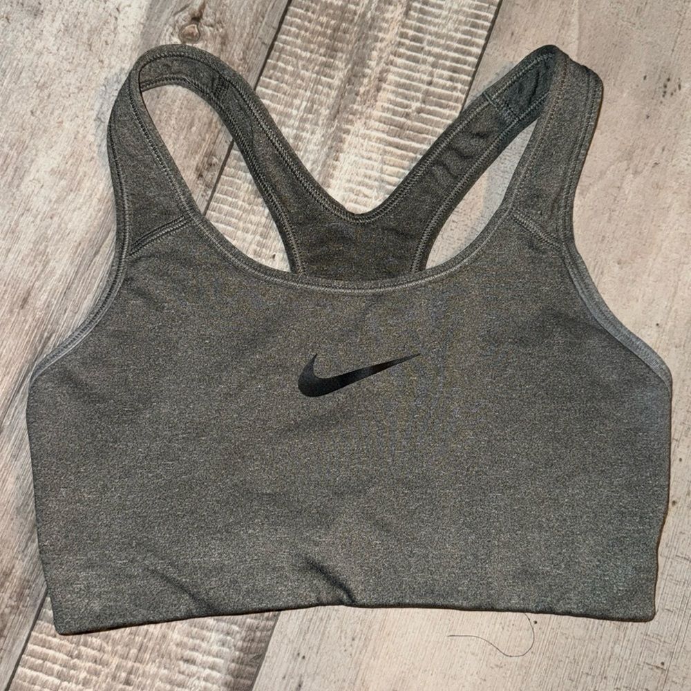 NIKE‎ - racer back sports bra-size small